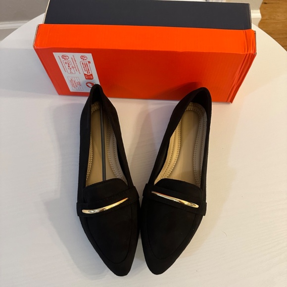 Black Mental Decor Flat Shoes For Women, Fashionable Point Toe Loafers - Picture 4 of 4